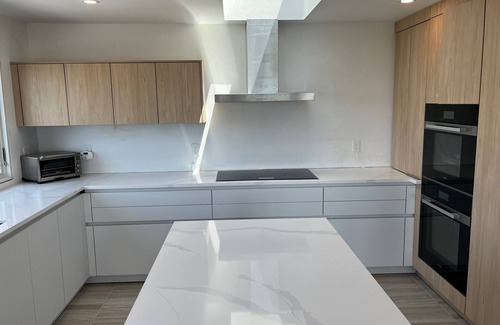 North Eastham House | Across Street From Private Beach; Bright & Airy; Renovated Bathrooms & Kitchen