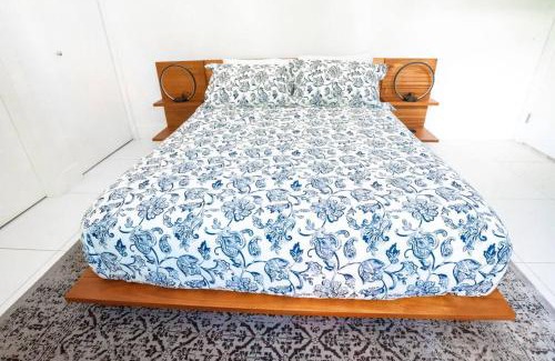 Pompano Beach House | Across the Ocean few steps to beach contemporary three Bedroom townhouse