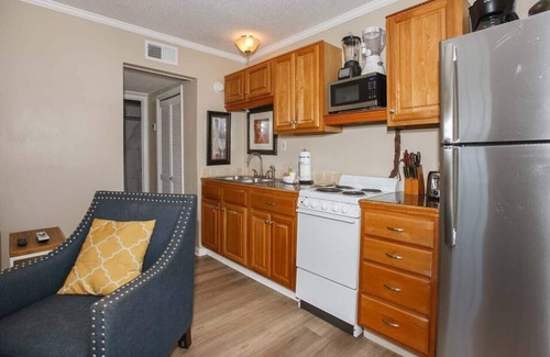 Gulf Shores House | Across the street from beach - Banana Bay Bungalow