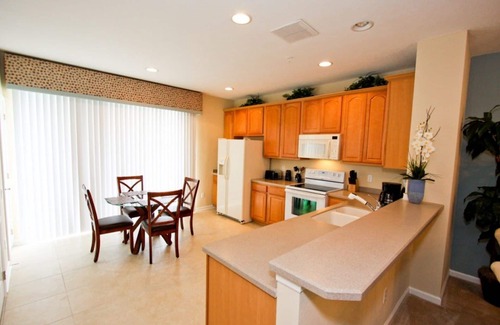 Florida Central Atlantic Coast House | Across the Street from Epic Universe | Walk to the Convention Center | Bright Vista Cay Townhome