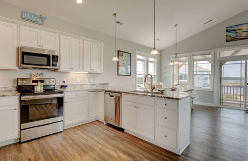 Ocean City Beach House | Across the street from the beach! 4/3 with Spectacular views & ELEVATOR!