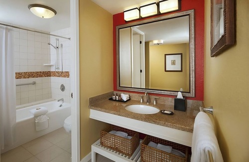 Keauhou Hotel | Action-Packed Fun on the Kona Coast! Game Room, Pool, Near Keauhou Bay Beach!