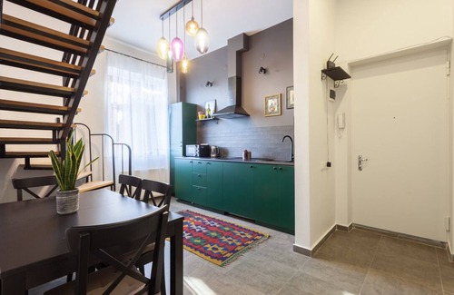 Chugureti Apartment | Actor's Studio - 2 bedroom loft in a vibrant area
