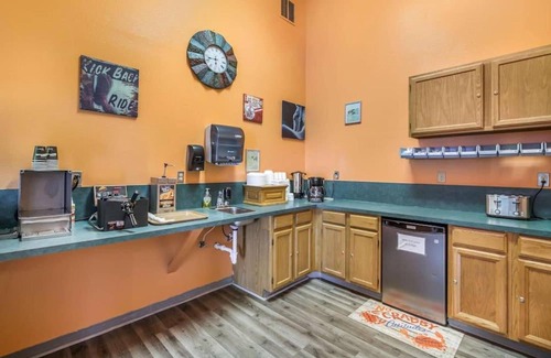 Medora Bed & Breakfast | Actual Drving 30 miles from MEDORA ,Nearby World Class Brewery Near NDMT border