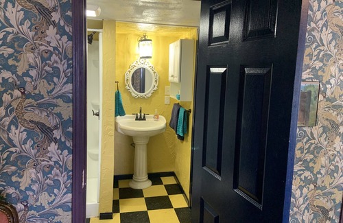 Luna Pier House | Actual Pretty Boy Floyd's Hideout - Luna Pier, MI-Lake Erie-New renovated & list