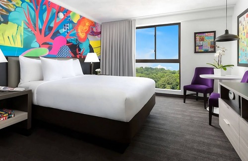Lower Allston Hotel | ADA 1 Queen with Tub Room at Studio Allston Hotel