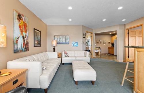 Hayden Condo | ADA Home with Cozy Fireplace, Close to Silverwood, Restaurants & Hayden Lake!