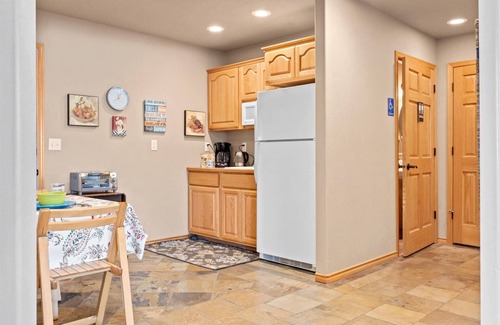 Hayden Condo | ADA Home with Cozy Fireplace, Close to Silverwood, Restaurants & Hayden Lake!