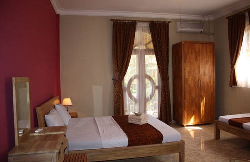 Pleret House | Ada Waktu Homestay