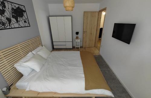 Tractorul Apartment | Adam's Place