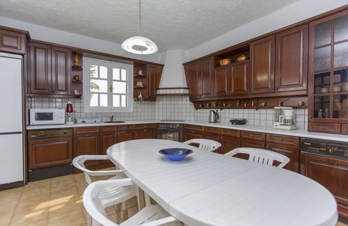 Kastraki Villa | Adam Villa's family
