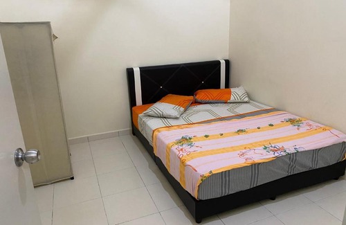 Bukit Rambai Ski Chalet | Adams Family Homestay