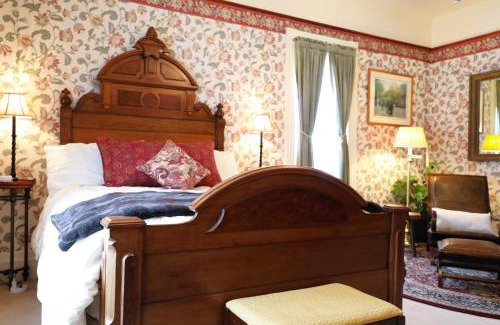 Port Townsend Bed & Breakfast | Adams Pragge House - Victorian Bed & Breakfast