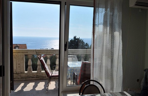 Sveti Stefan House | Adapted house in a Mediterranean style, children u. Pet friendly, very good nature