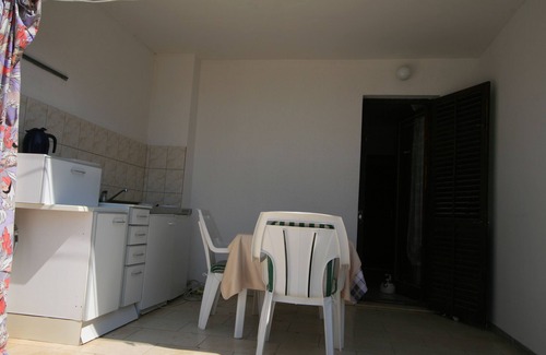 Sveti Stefan Apartment | Adapted house in a Mediterranean style, children u. Pet friendly, very good nature