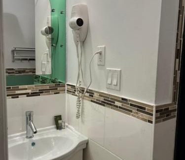 Upper Jarvis House | Adas Guesthouse