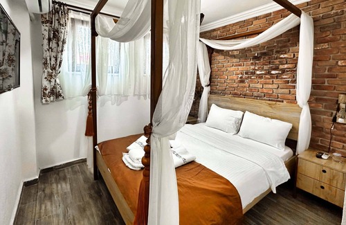 Bozcaada Hotel | Adayel Otel & Bağ Evi