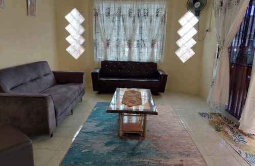 Kuantan House | Adeeba Homestay