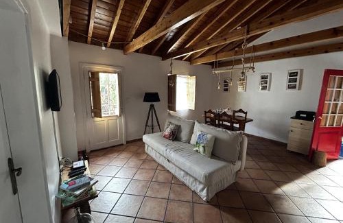 Cais do Galego House | Adega Peróla