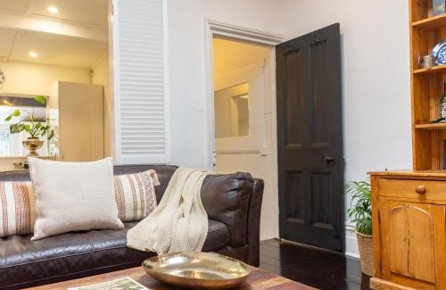 Hackney Apartment | Adelaide CBD Cozy Stay at Secluded Botanic Cottage with Free Parking