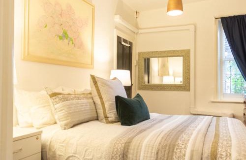Hackney Apartment | Adelaide CBD Cozy Stay at Secluded Botanic Cottage with Free Parking