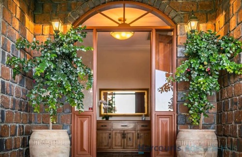 Ashton House | Adelaide Hills Country Chateau