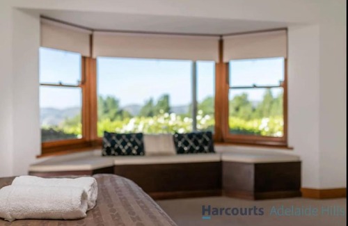 Ashton House | Adelaide Hills Country Chateau
