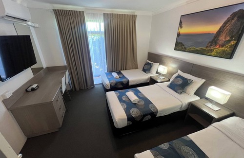 Narrabri Hotel | Adelong Motel