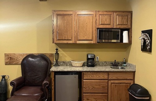 Concan Apartment | Adelynn's Hideaway, Exclusive Private Riverfront @Vacation Frio River
