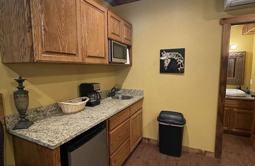 Concan Apartment | Adelynn's Hideaway, Exclusive Private Riverfront @Vacation Frio River