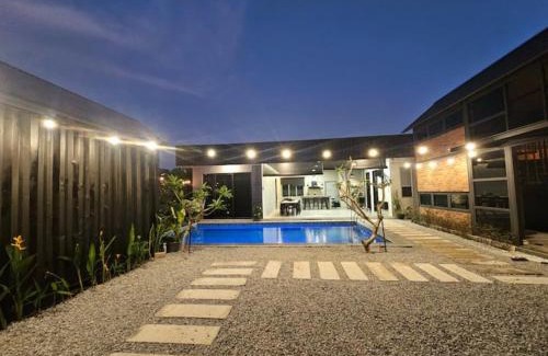 Klebang Besar House | Adenium Villa