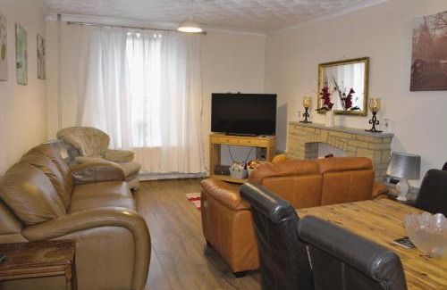 Blaina House | Aderyn Mawr Cottage