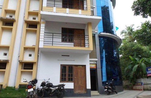 Guruvayur House | Adhithya Tourist Home