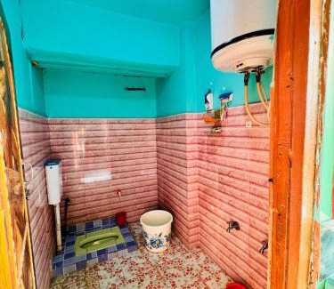 Srinagar House | Adil Paying Guest house Tangmarg,Gulmarg