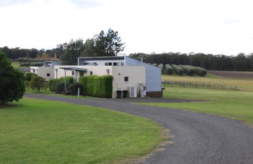 Lovedale Apartment | Adina Vineyard