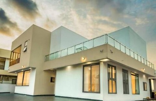 Accra Villa | Adinkra Suites at Montgomery Golf