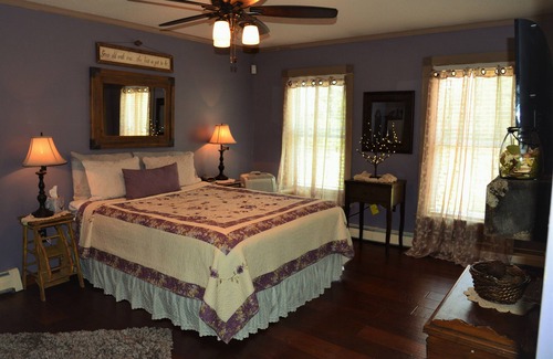 Keeseville Other | Adirondack Mountain View*unique Exquisite Farmhouse 6 person Hot Tub