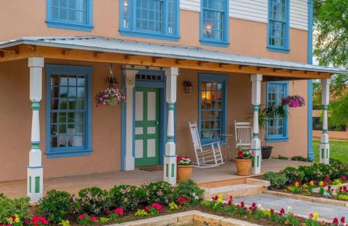 Waco House | Adirondack Suite - The Mohawk Valley House