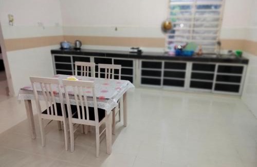 Kawasan Perindustrian Chendering House | Adis Cottage Kuala Terengganu Homestay