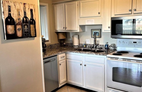 Folly Field Condo | Admiral's Row 424 - Top Floor Sunrises