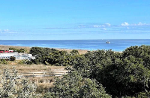 Folly Field Condo | Admiral's Row 424 - Top Floor Sunrises