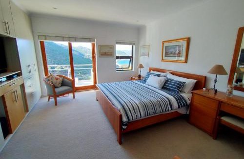 Redhill Apartment | Admiral's Waterfall Self-Catering
