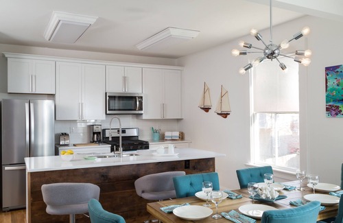 Top of the Hill Bed & Breakfast | Admiral Sims House on Catherine St and Mill St