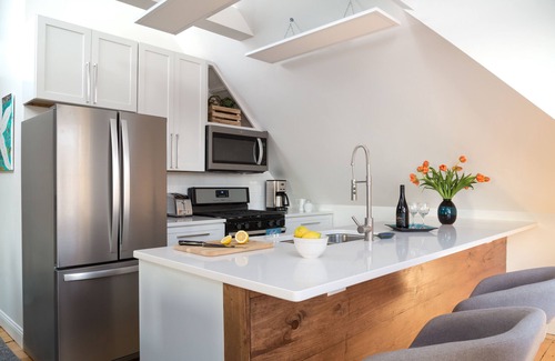 Top of the Hill Bed & Breakfast | Admiral Sims House on Catherine St and Mill St