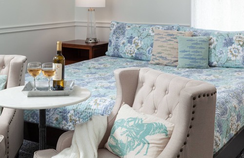Top of the Hill Bed & Breakfast | Admiral Sims House on Catherine St and Mill St