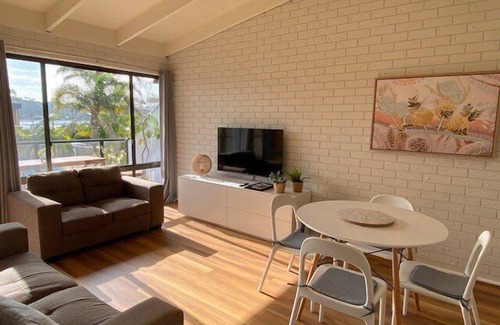 Merimbula Apartment | Admirals Lodge: Unit 6: Balcony (Not Pet friendly)