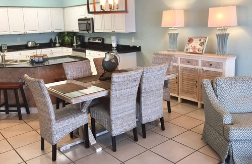 Orange Beach Condo | ADMIRALS QUARTERS 1104--LUXURY GULF FRONT-2 BD- 2 1/2 BA