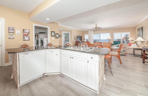 Orange Beach House | Admirals Quarters 802