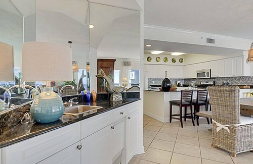 Orange Beach Condo | Admirals Quarters 901 | Luxury Corner Unit | Sauna, Pools, Gym