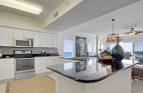 Orange Beach Condo | Admirals Quarters 901 | Luxury Corner Unit | Sauna, Pools, Gym